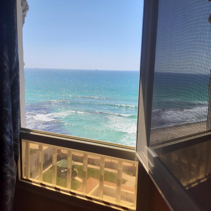 Panorama Apartment With A Charming Sea And Swimming Pool View Near Alexandria With Free Wifi شقة باطلالة ساحرة على البحر وحمام السباحة Eksteriør bilde